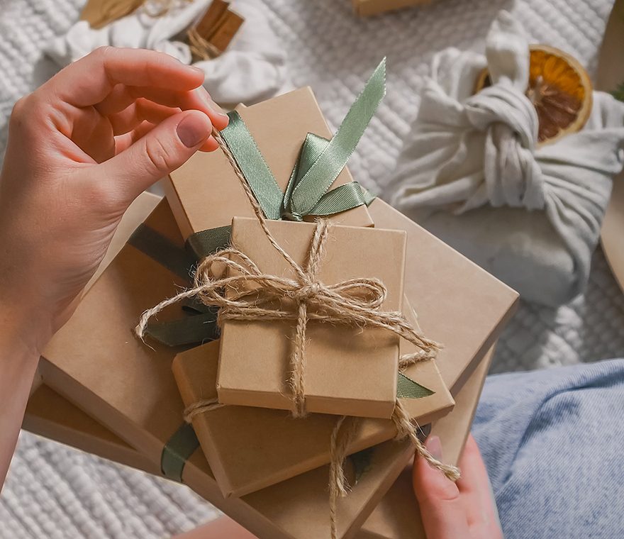 Holiday gift guide 2025 880x760